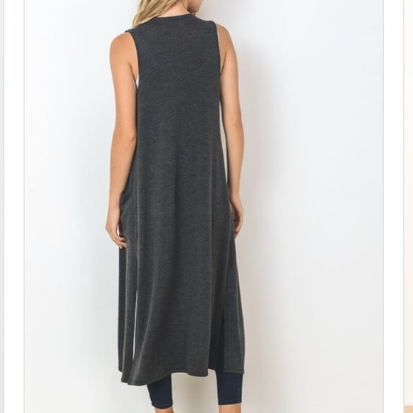 Sleeveless Gray Duster - Picture 6 of 6